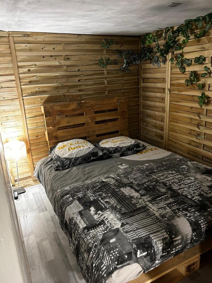Apartment 2 *